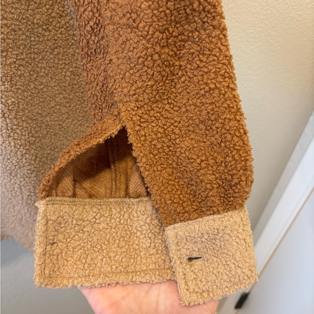 12th Tribe Women's Two-Tone Sherpa Teddy Jacket Brown Tan Fuzzy Lightweight M-L - Picture 6 of 10